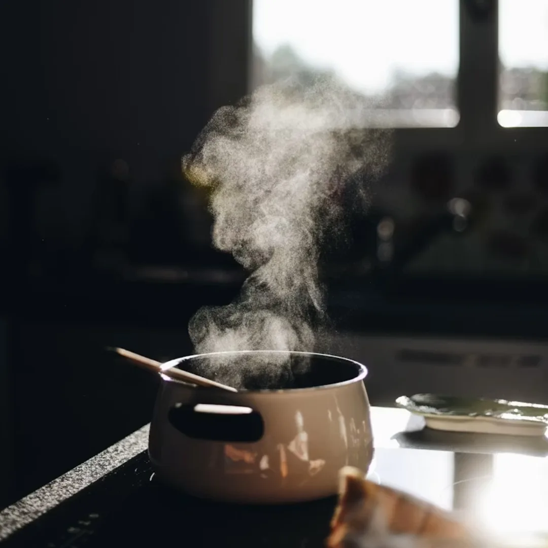 Nấu nước xông mặt với lá tía tô