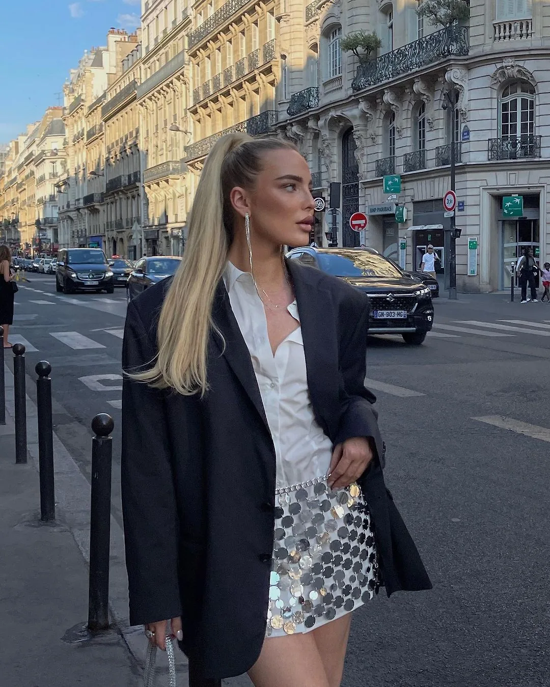 melissa_thiebaut diện váy kim tuyến