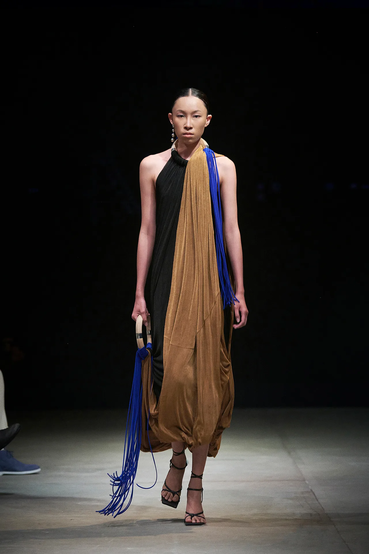 BST INFLOWING của NTK Cường Đàm look 24