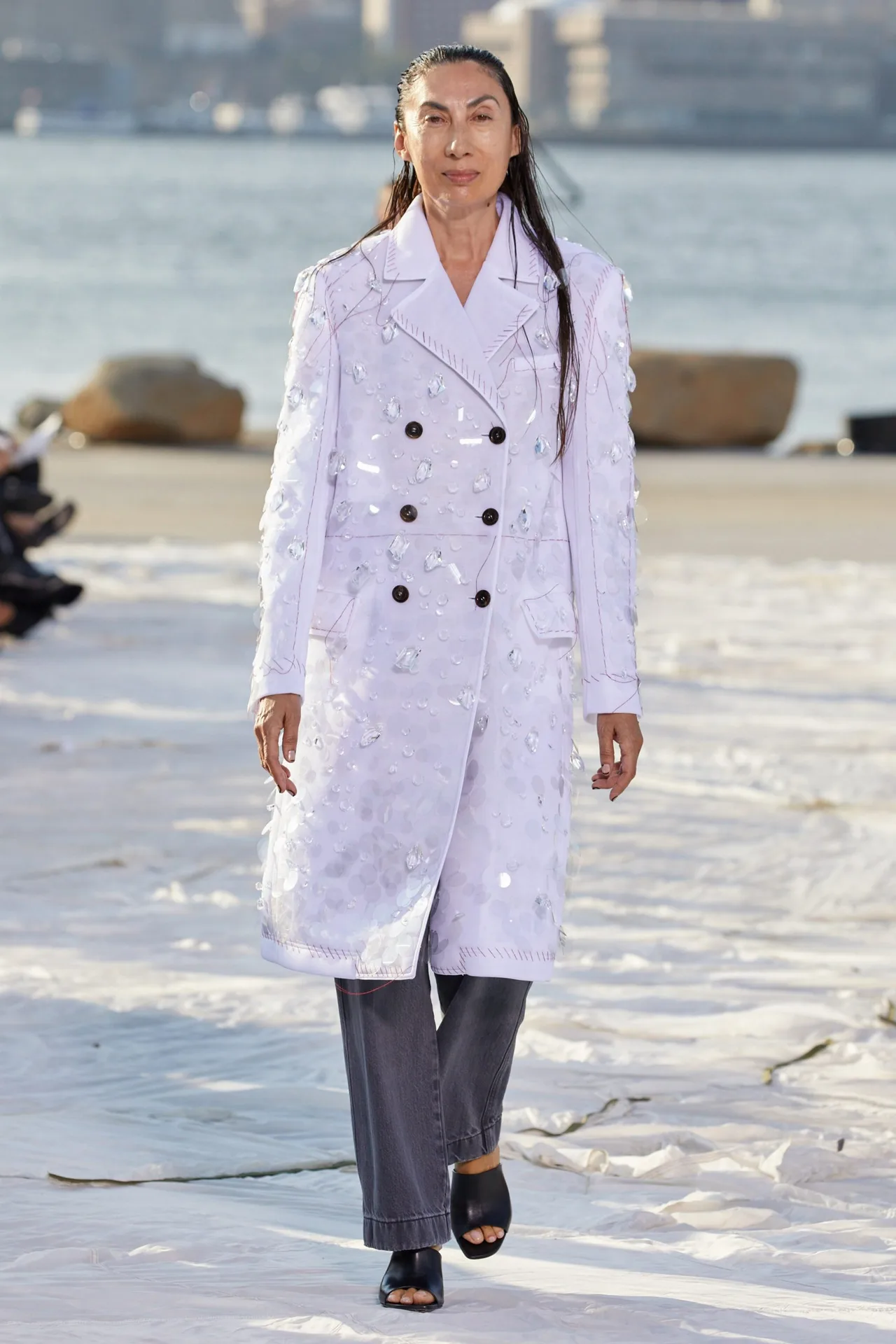Ánh Dương trench coat