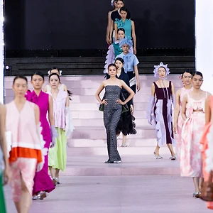 ELLE Fashion Show 2023: PEGGY HARTANTO và những cấu trúc của tính nữ