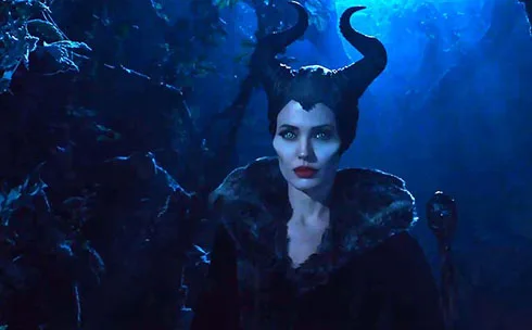 Hình ảnh mới của Angelina Jolie trong trailer phim Maleficent