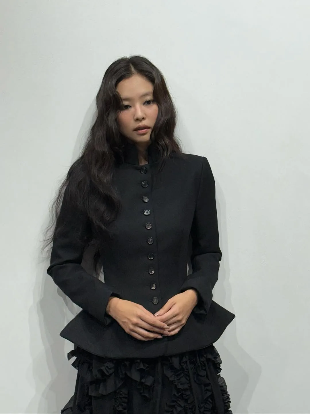 jennierubyjane áo khoác dạ chiết eo