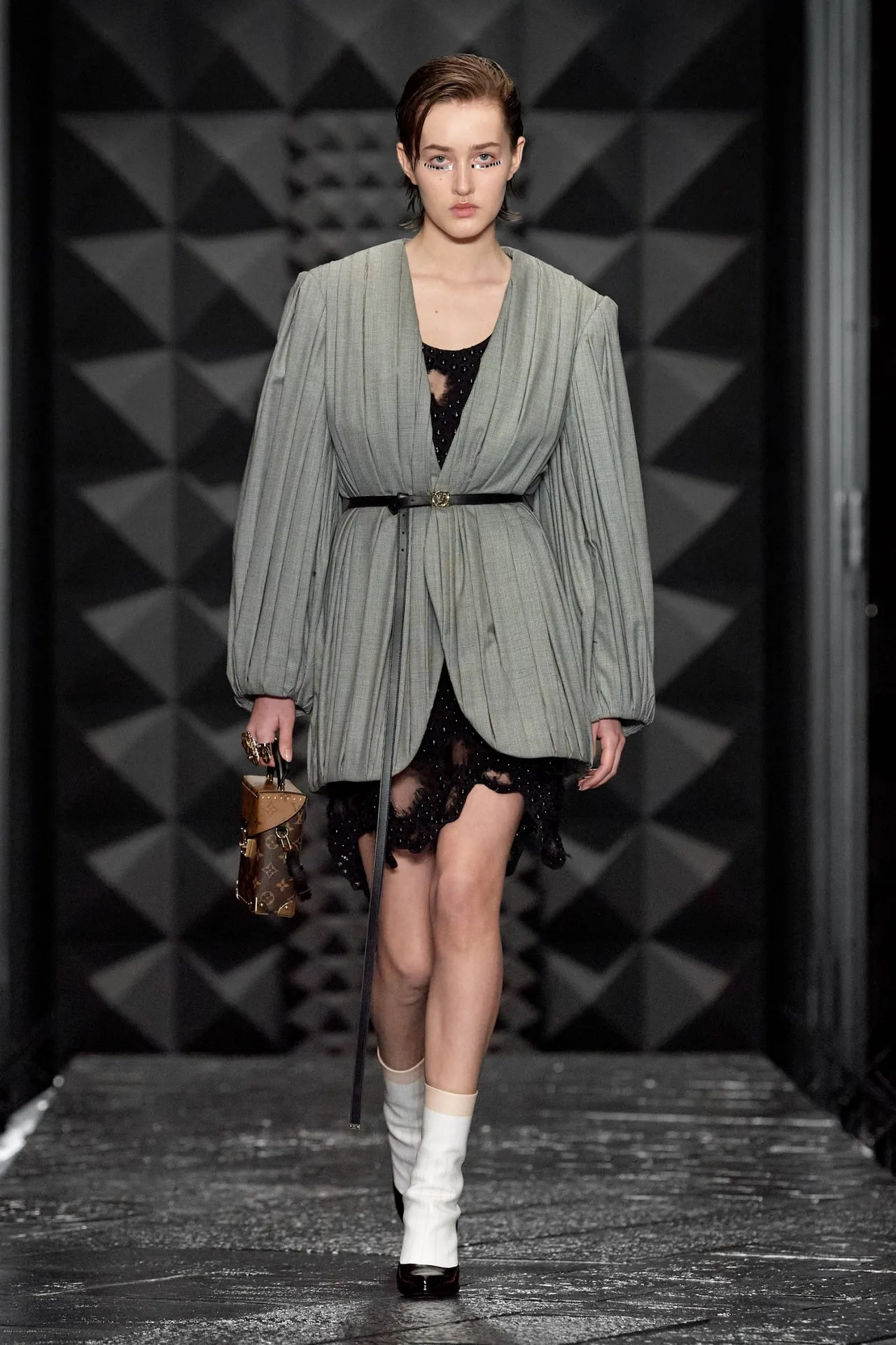 00001-louis-vuitton-fall-2023-ready-to-wear-credit-gorunway