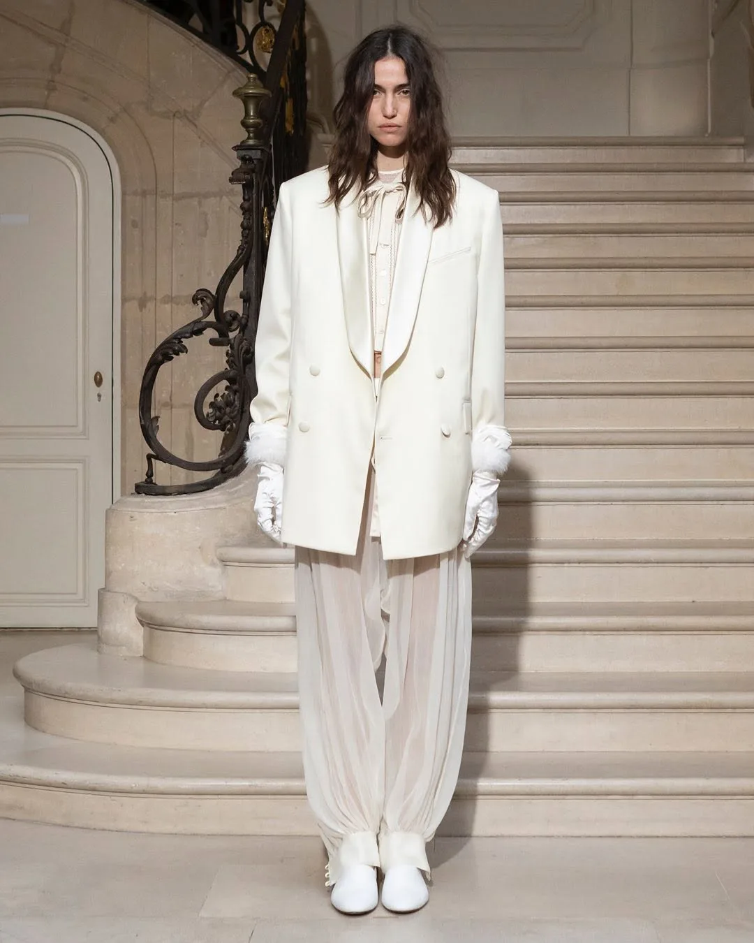 suit trắng Kenzo