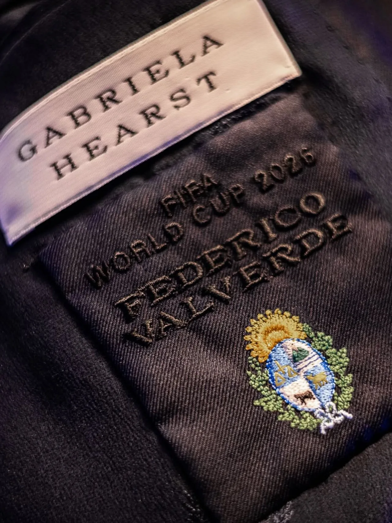 Gabriela Hearst và sự kết hợp với đội tuyển bóng đá quốc gia Uruguay.