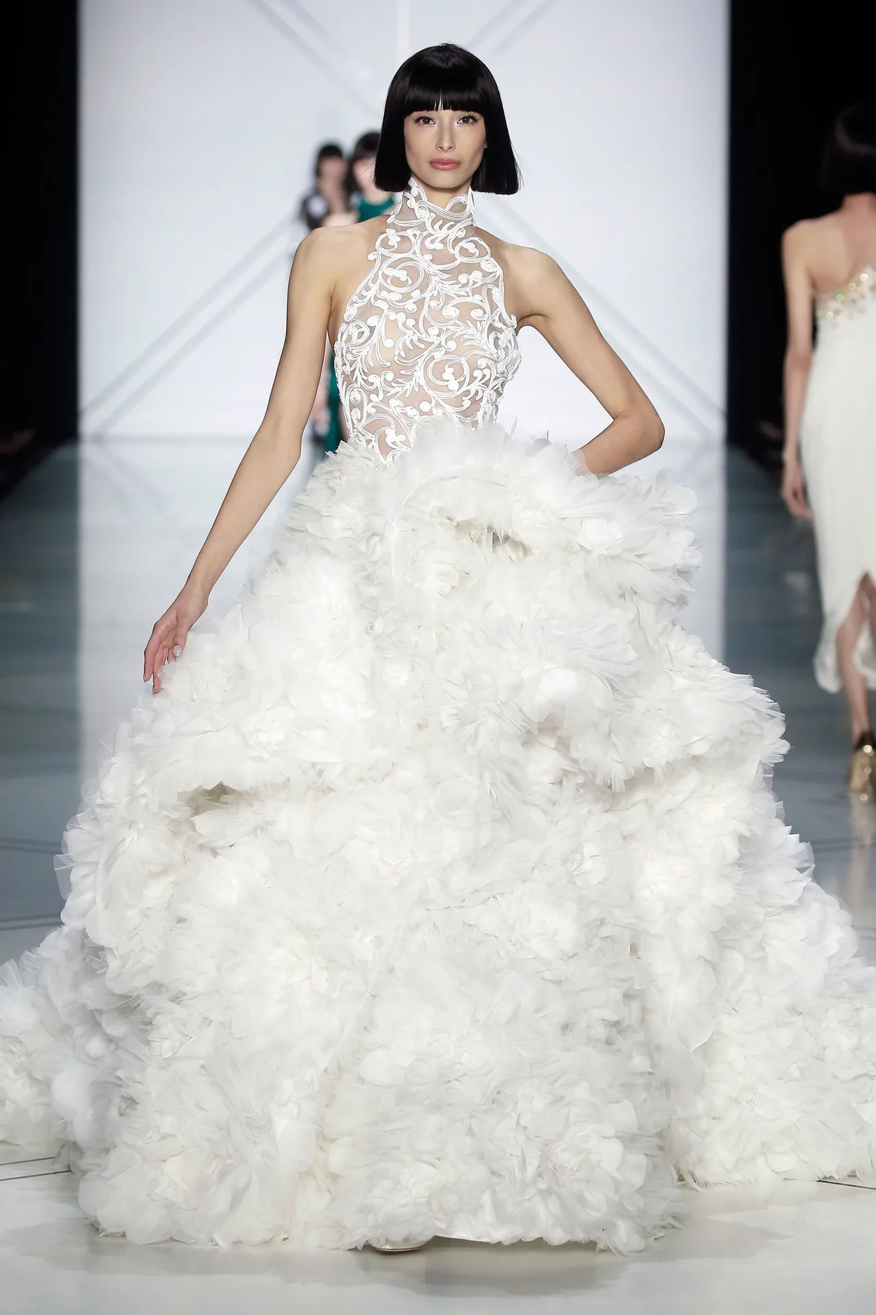 Những BST nổi bật tại tuần lễ Haute Couture Xuân-Hè 2017 - ELLE VN