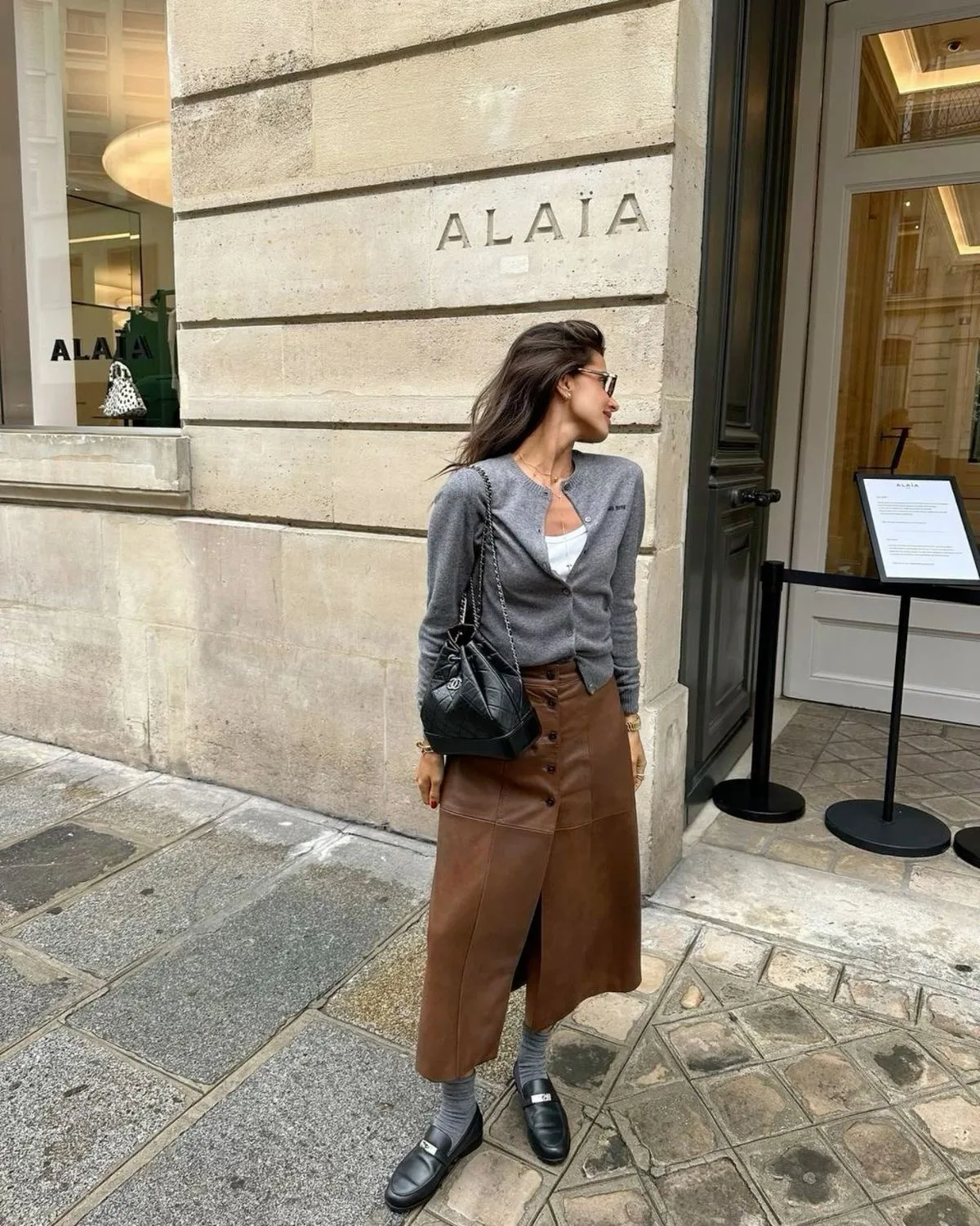 cardigan và chân váy