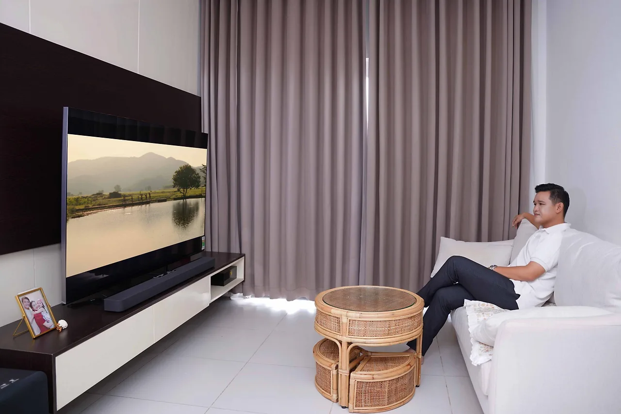 Studio thu nhỏ tại nhà cùng TV Sony BRAVIA 9 và loa thanh BRAVIA Theatre Bar 9.