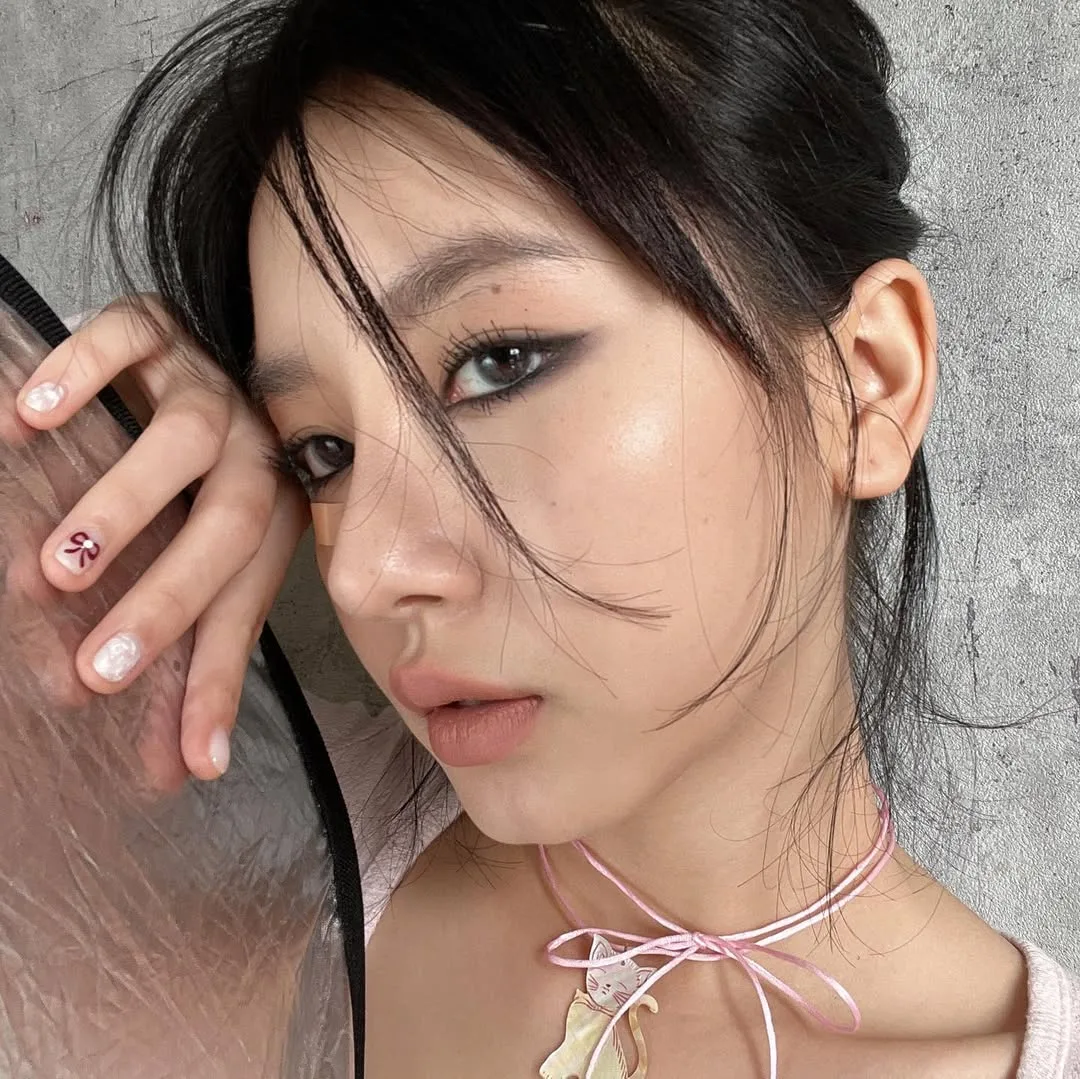 phong cách trang điểm smoky eyes