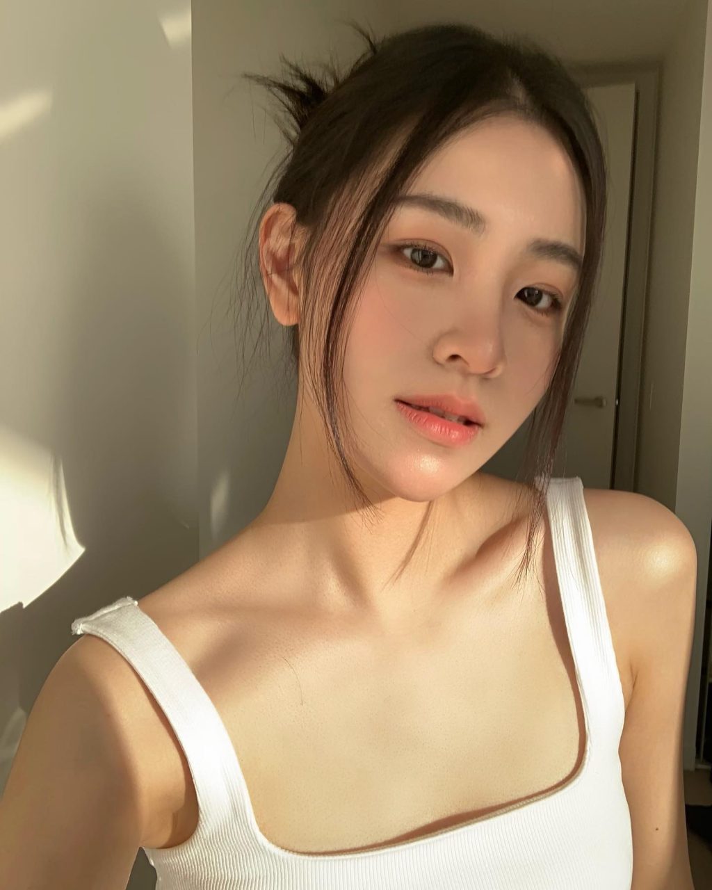 Làn da rạng rỡ dưới ánh nắng. Omega-3 giúp nàng có làn da rạng rỡ.