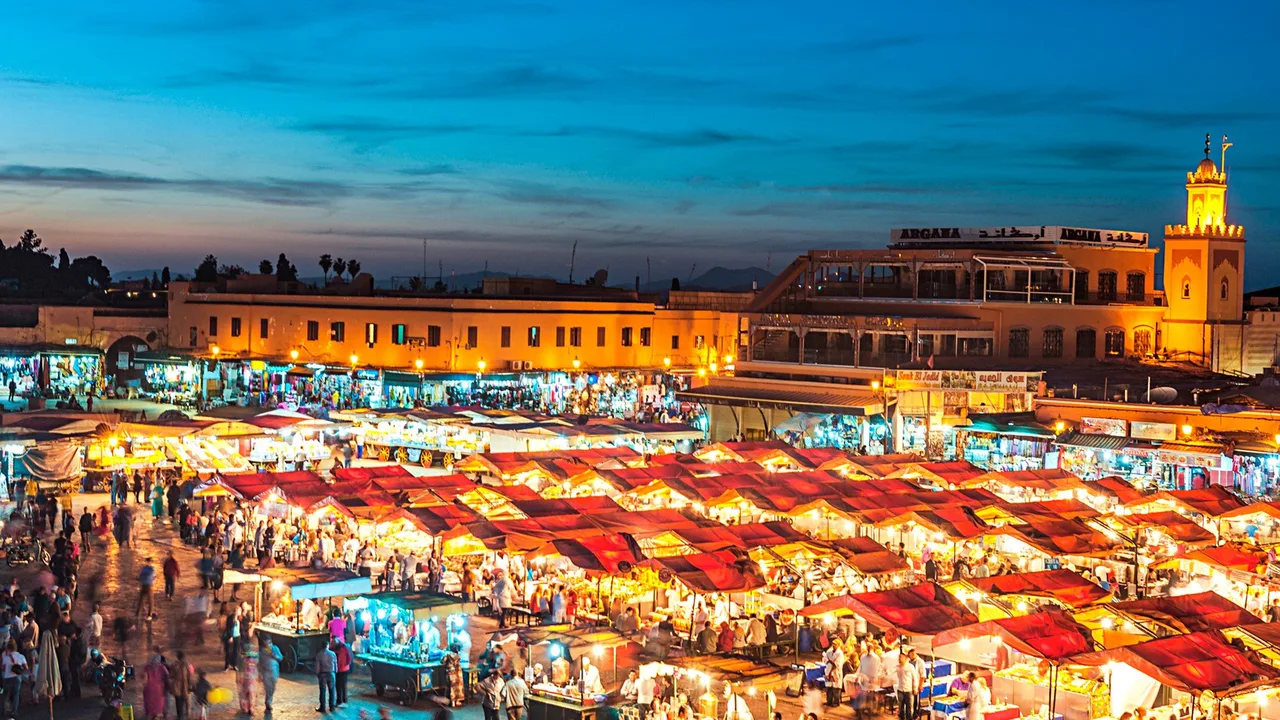 chợ đêm ở marrakech