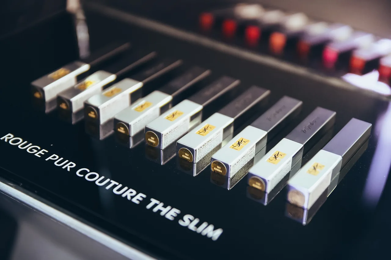 yves saint laurent cosmetics rouge pur couture the slim
