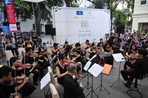 LUALA concert mang âm nhạc thính phòng đến với cộng đồng.
