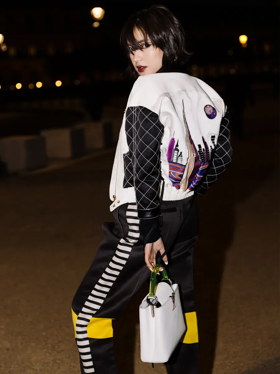 Trang phục thời thượng của fashionista Châu Bùi tại buổi trình diễn BST Louis Vuitton FW2020