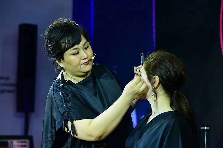 shiseido ra mắt bst trang điểm mới Reiko shiseido ra mắt bst trang điểm mới Reiko
