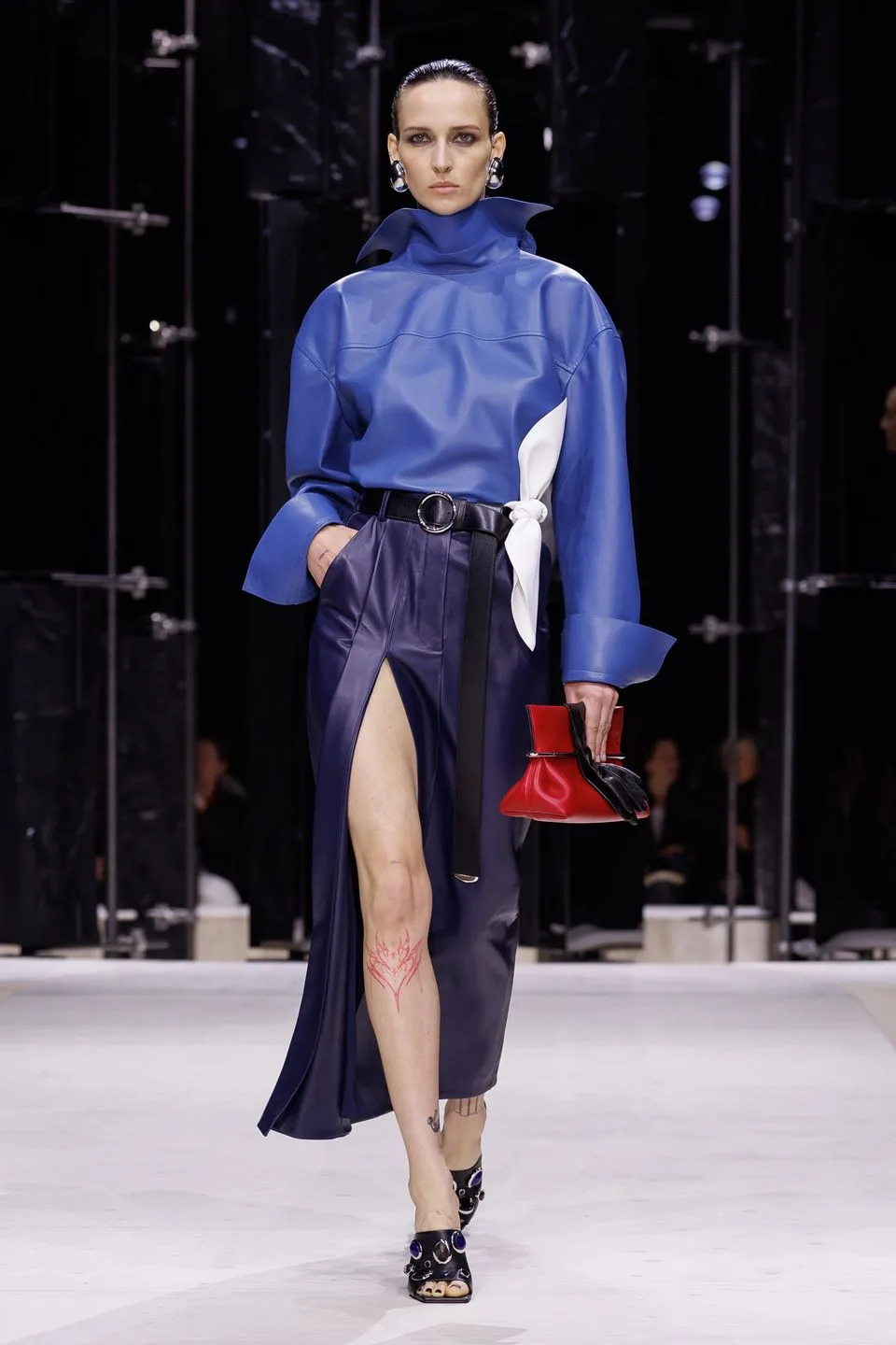 BST Givenchy Thu-Đông 2026