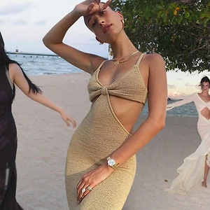Đầm maxi là lựa chọn hàng đầu của những nàng “IT-girl” cho những chuyến dạo biển