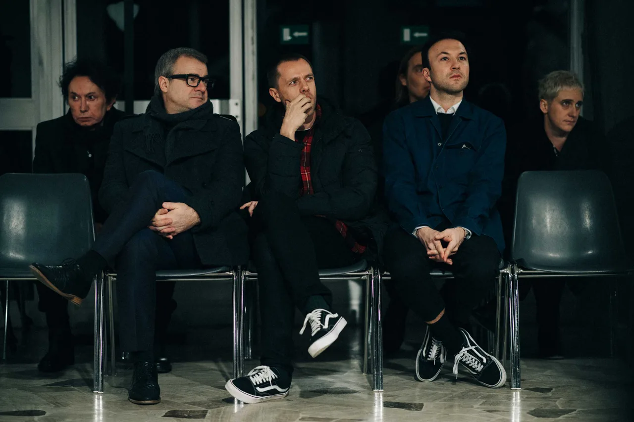 Tim Coppens kí hợp đồng với Calvin Klein