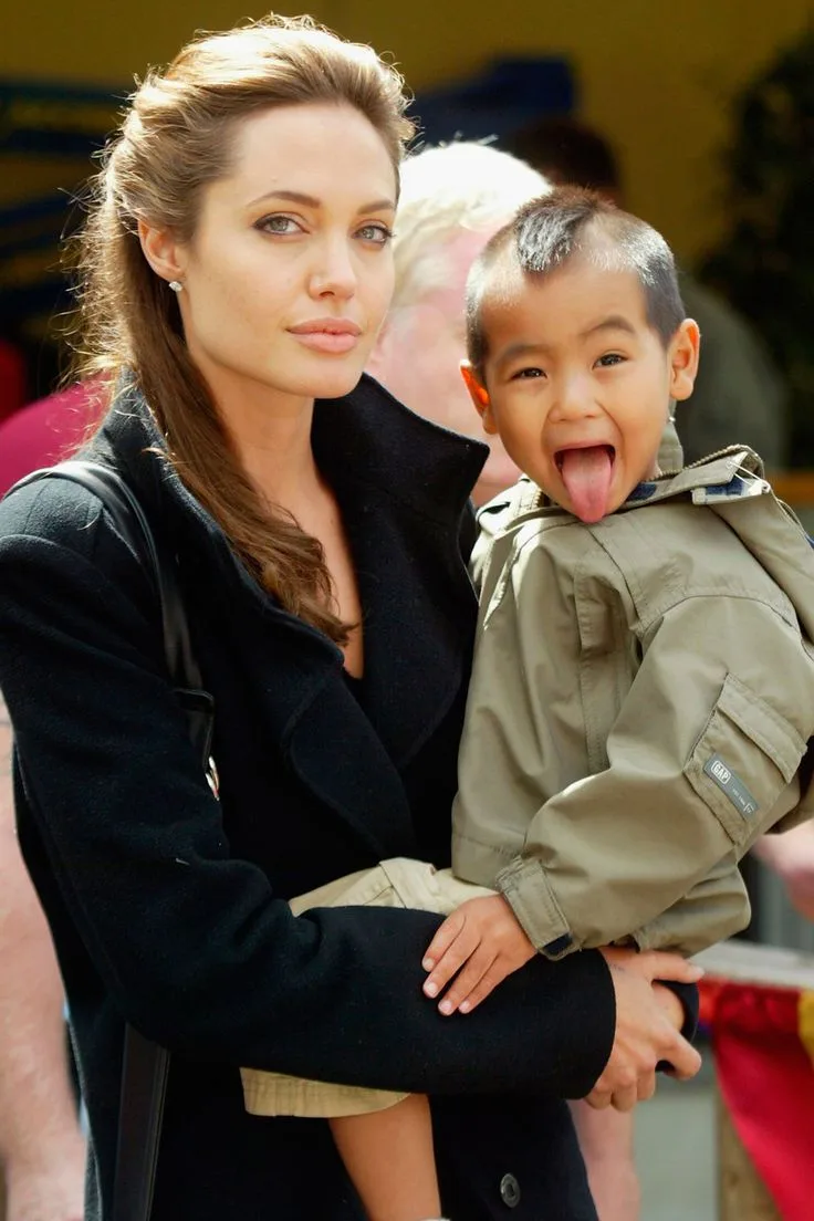 Ngôi sao Hollywood Angelina Jolie