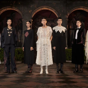 BST Dior Cruise Show 2024: Cảm hứng nghệ thuật từ hoạ sĩ Frida Kahlo và lời tri ân đến văn hoá Mexico