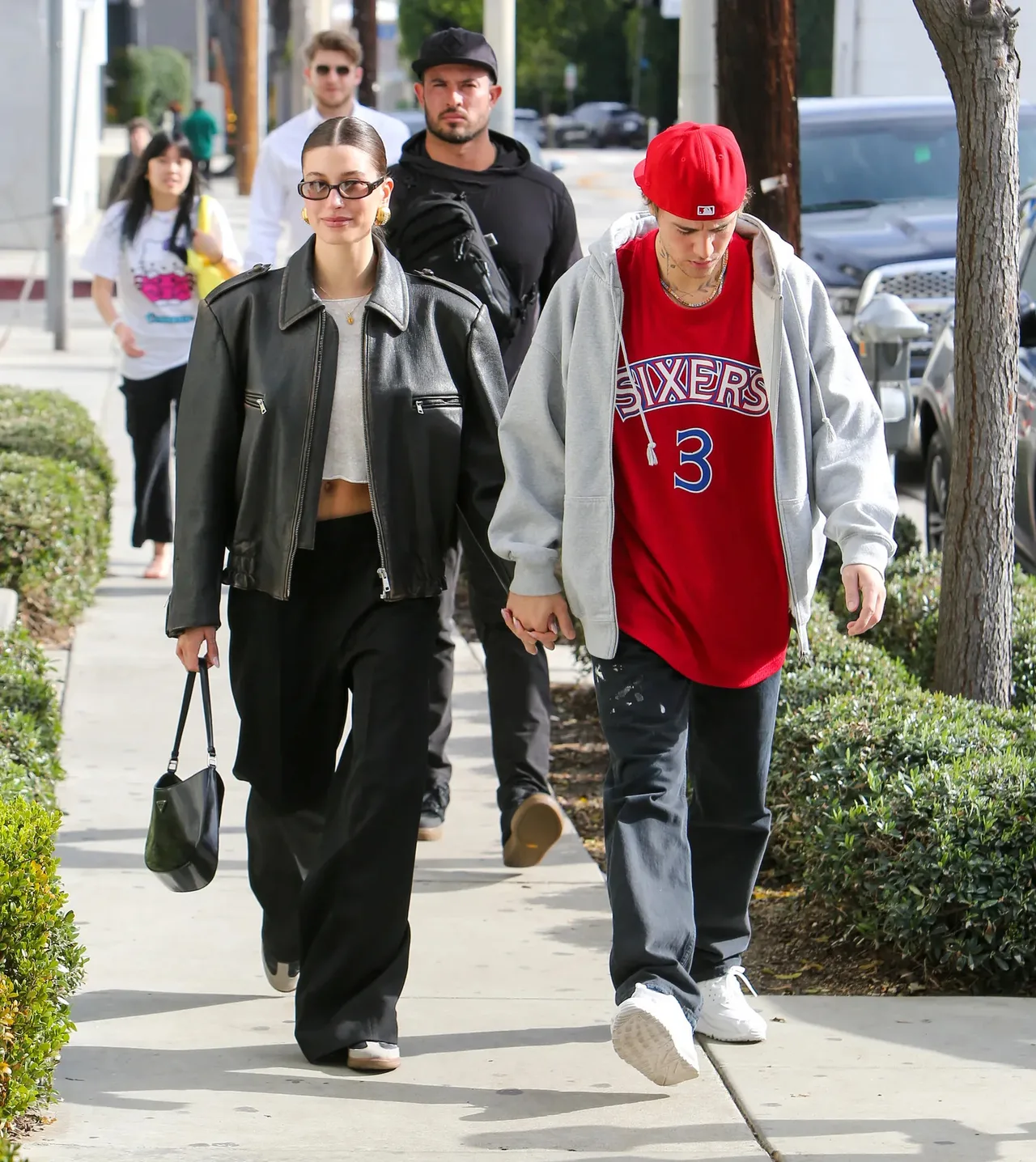 hailey và Justin Bieber khác biệt trong màu sắc