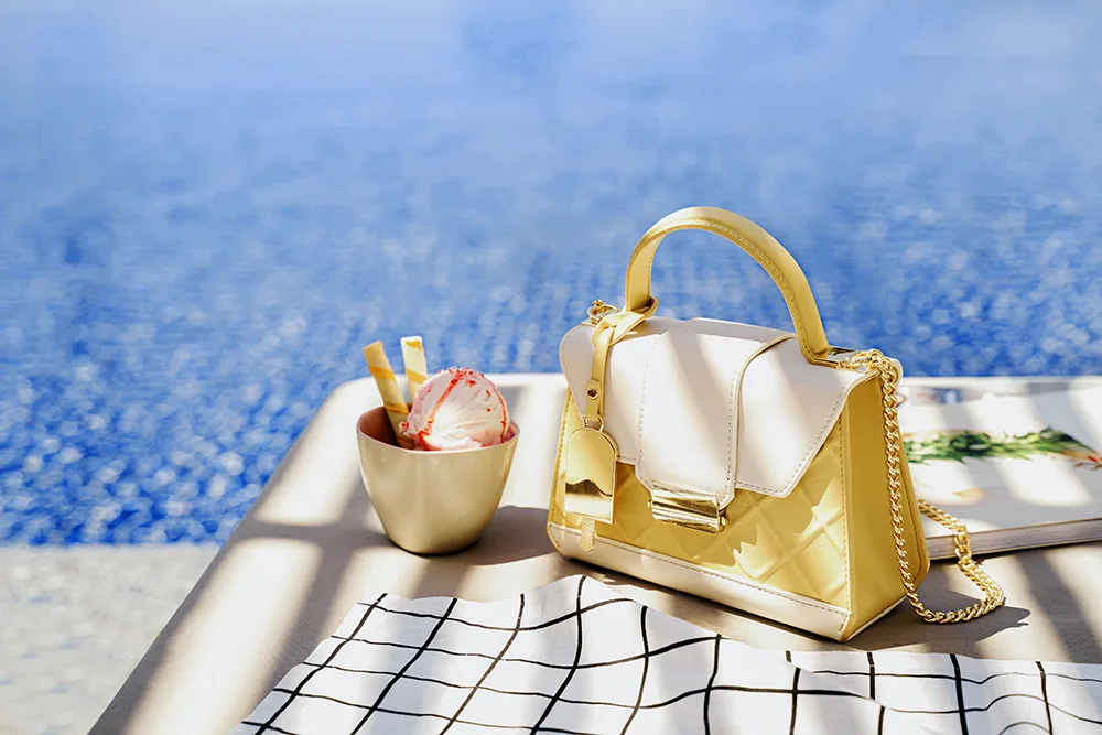 Túi Juno đeo chéo hoạ tiết chần vàng pastel