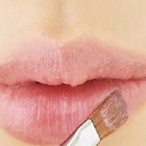 Cách sử dụng kem che khuyết điểm môi cho đôi môi hoàn hảo