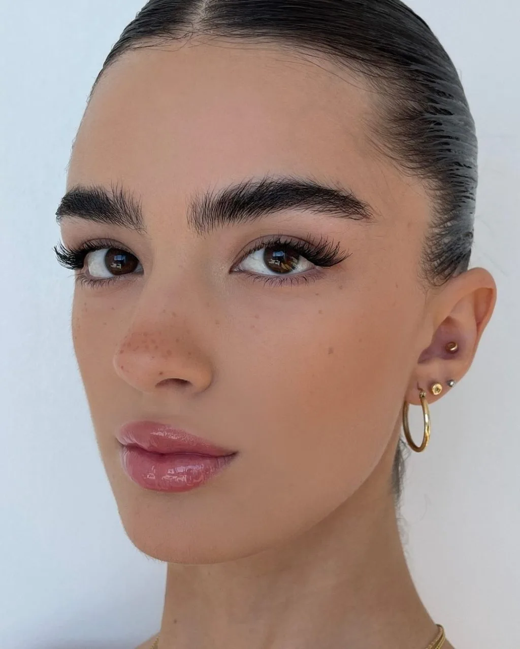 Half lashes trend