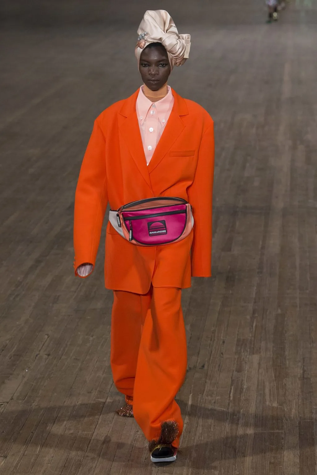 Bộ sưu tập mùa Xuân 2018 Marc Jacobs: Màn pháo hoa kết thúc Tuần lễ thời trang New York Bộ sưu tập mùa Xuân 2018 Marc Jacobs: Màn pháo hoa kết thúc Tuần lễ thời trang New York