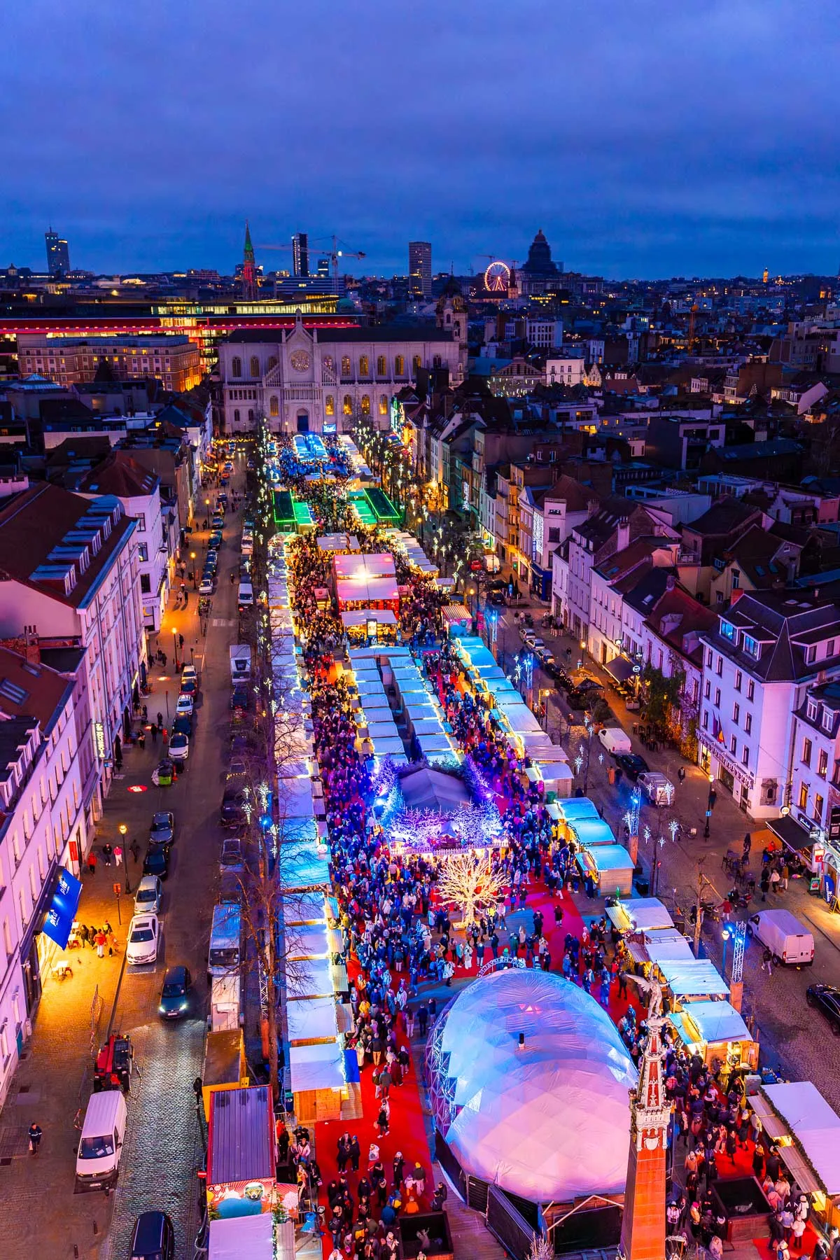 khu chợ Brussels Winter Wonders là khu chợ Giáng sinh có quy mô lớn và nổi tiếng nhất ở Bỉ