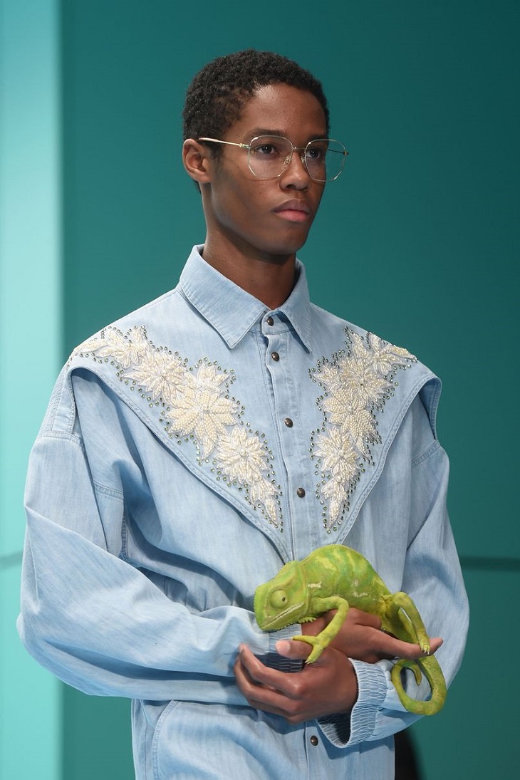 ELLE Việt Nam - 8 phụ kiện hoang dã chỉ-có-tại sân khấu Gucci ở Tuần lễ Thời trang Milan 2018 (2) ELLE Việt Nam - 8 phụ kiện hoang dã chỉ-có-tại sân khấu Gucci ở Tuần lễ Thời trang Milan 2018 (2)