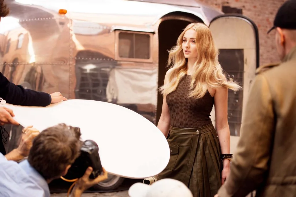 Sophie Turner tại buổi chụp hình cho thương hiệu Wella Professionals với vai trò Đại sứ Thương hiệu Toàn cầu. Sophie Turner tại buổi chụp hình cho thương hiệu Wella Professionals với vai trò Đại sứ Thương hiệu Toàn cầu.