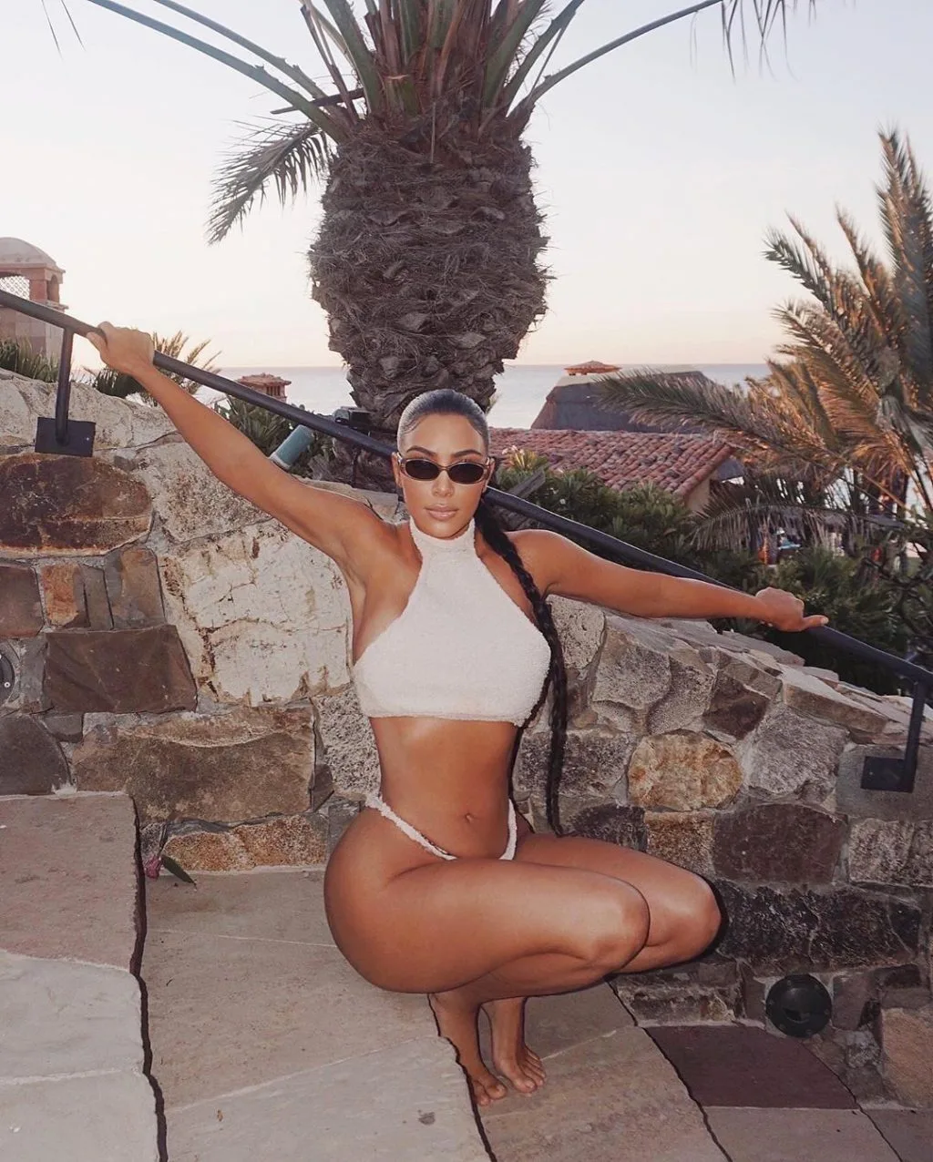 Học theo cách ăn và uống thuần thực vật để giữ sức khỏe và dáng đẹp như Kim Kardashian Học theo cách ăn uống thuần thực vật để giữ sức khỏe và dáng đẹp như Kim Kardashian