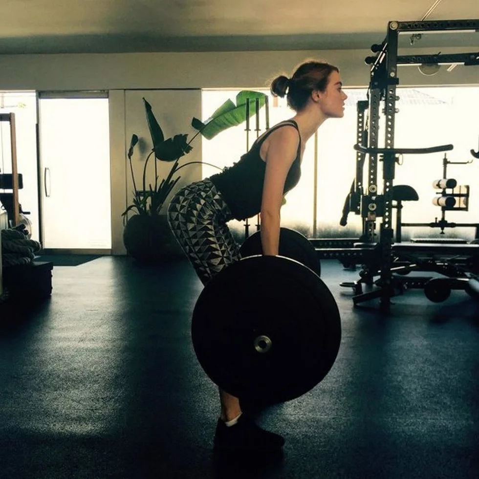 Emma Stone: khỏe đẹp nhờ tập tạ và Leo núi nhân tạo