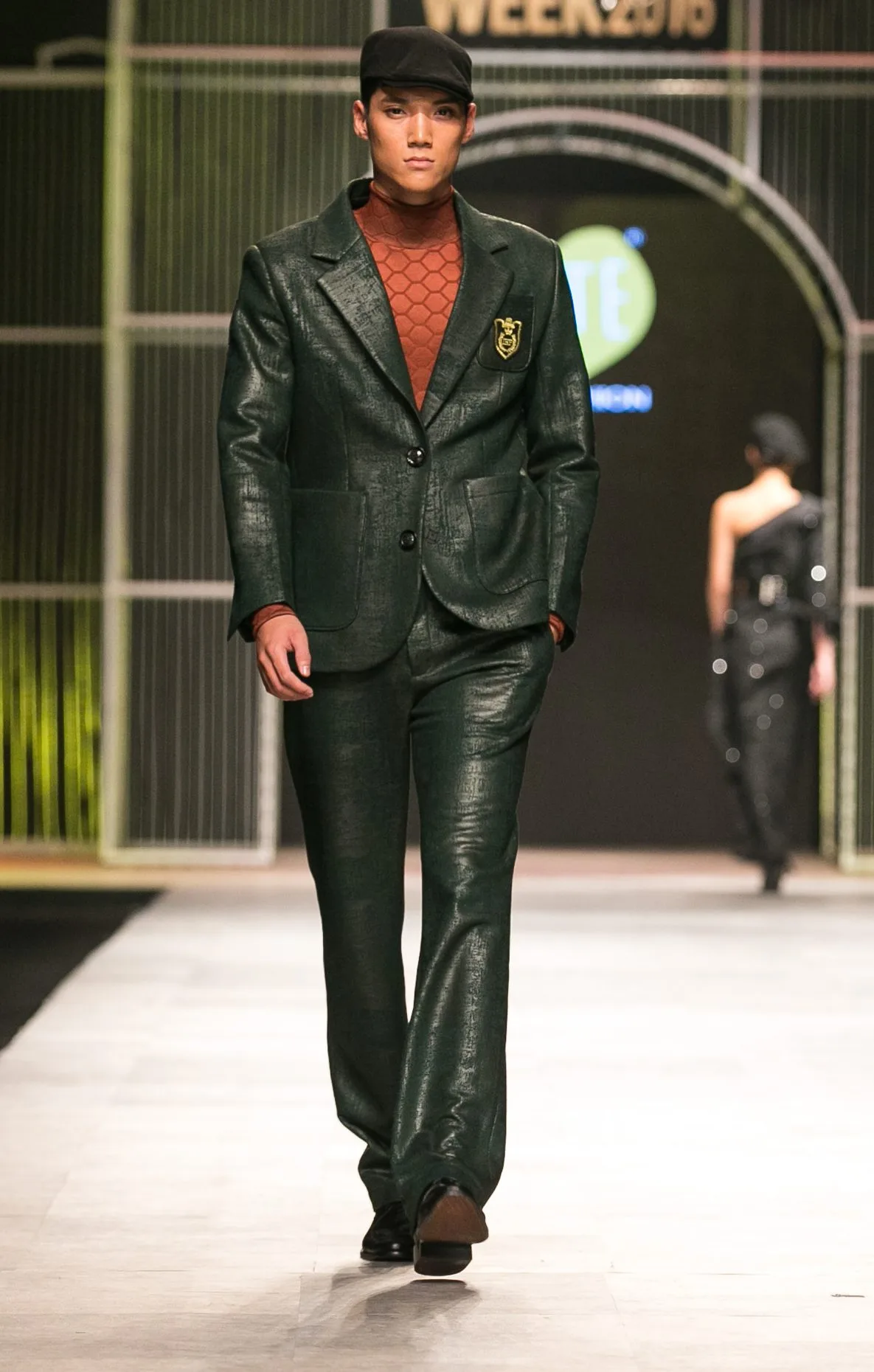 I HATE FASHION thả “Ký ức những mùa đông cũ kỹ” vào BST Thu-Đông 2016 tại VIFW - ELLE VN