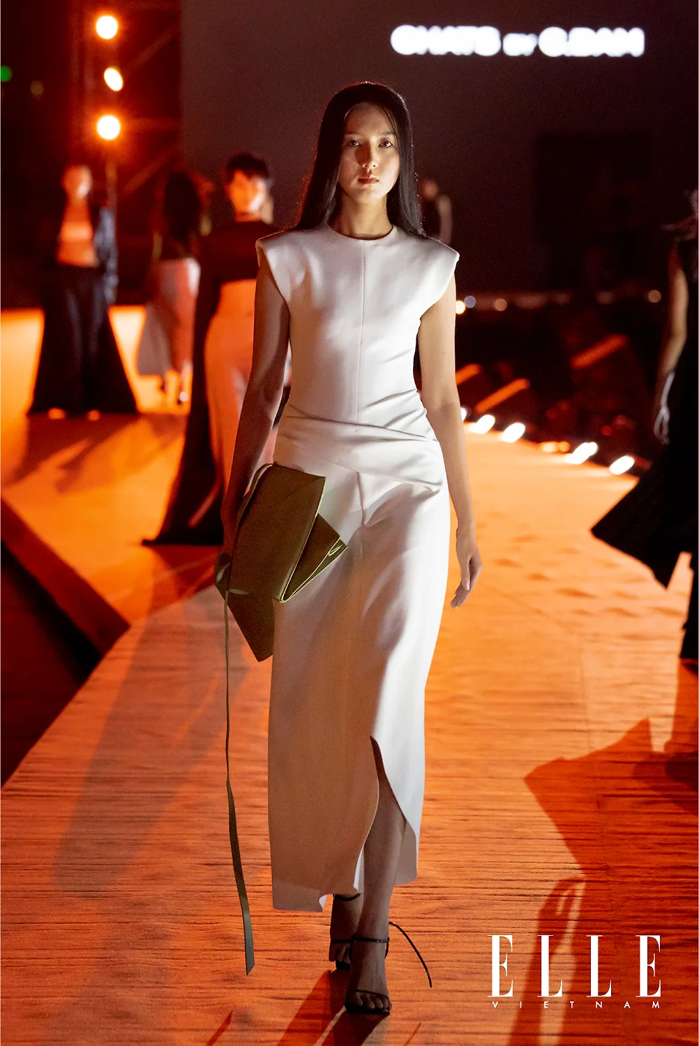 ELLE Fashion Show 2022 BST Figure CHATS by C.Dam look 6