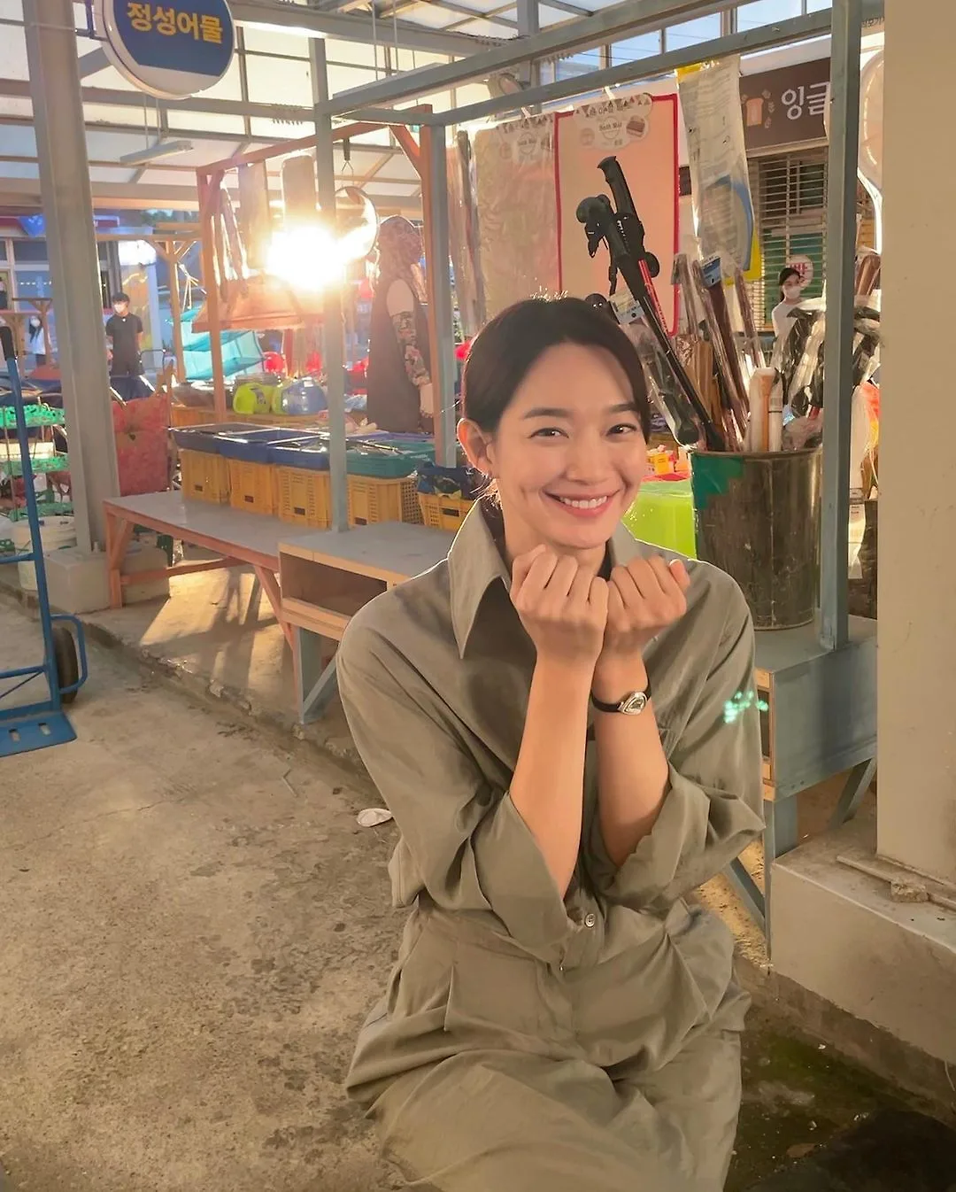 shin min ah với thời trang trung tính