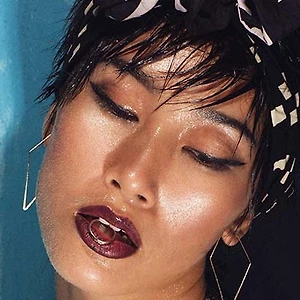 9 bí quyết trang điểm mùa hè