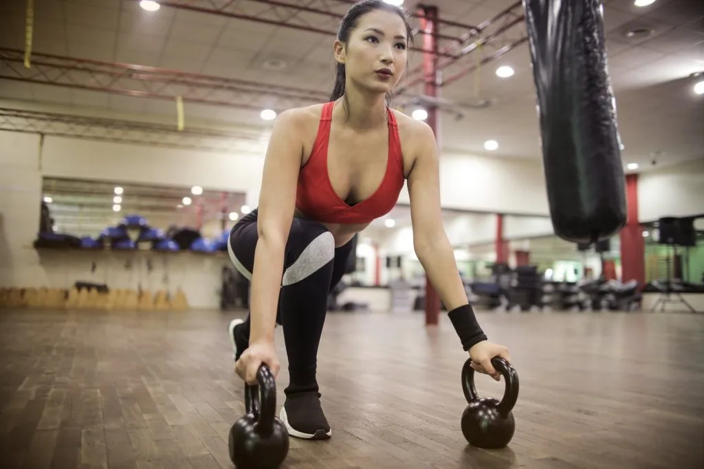 squat với tạ squat với tạ