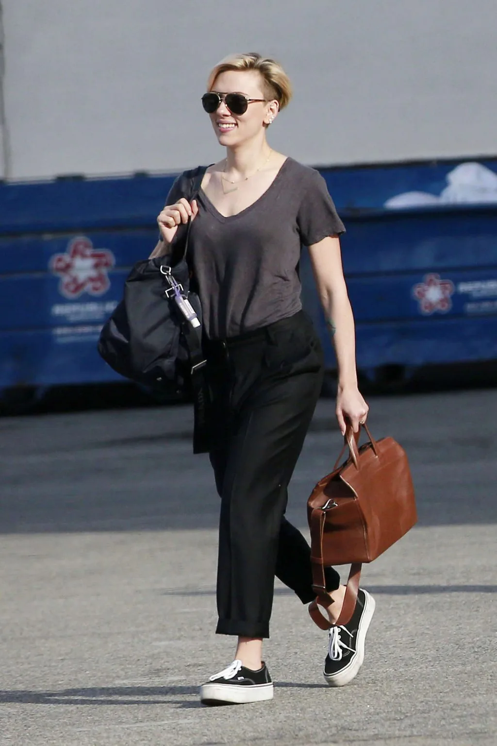 thời trang dạo phố của Scarlett Johansson
