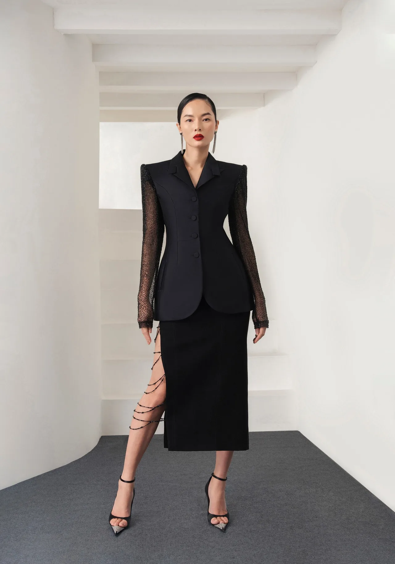 suit nữ Jenny K Tran BST thời trang mang tên Orphic