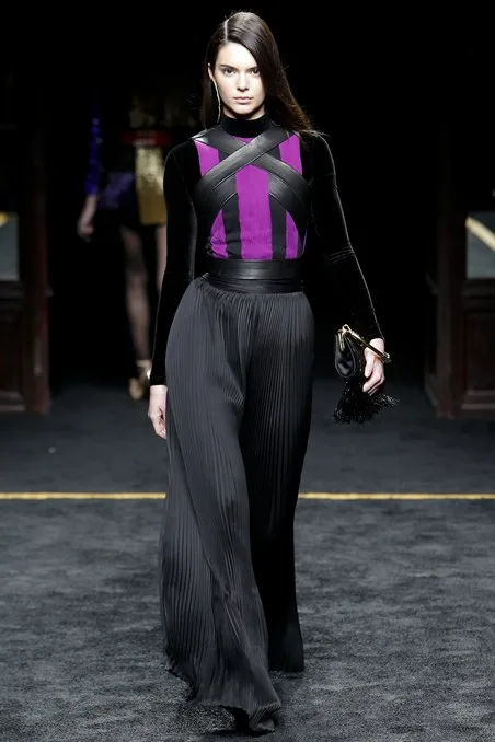 Balmain Thu-Đông 2015 Tuần lễ thời trang Paris