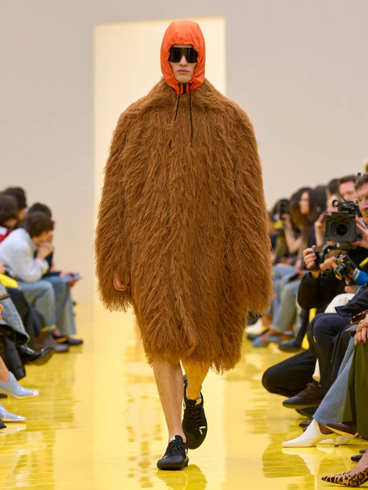 BST LOEWE Thu-Đông 2026