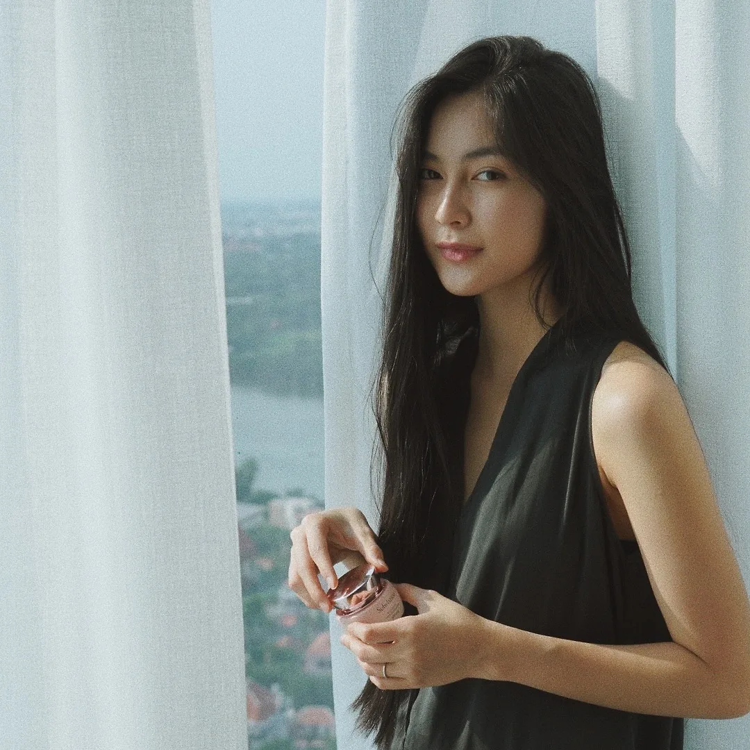 Nàng thơ Song Hye Kyo và loạt sao Việt chia sẻ bí quyết giữ gìn nhan sắc đến bất chấp thời gian với bộ dưỡng da Sulwhasoo 8