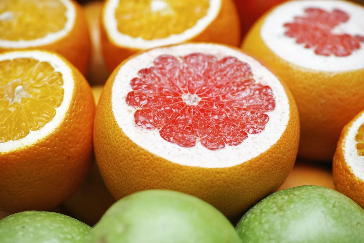 Là thực phẩm chứa nhiều vi chất và vitamin, bưởi có nhiều công dụng trong việc giảm cân đốt mỡ Là thực phẩm chứa nhiều vi chất và vitamin, bưởi có nhiều công dụng trong việc giảm cân đốt mỡ