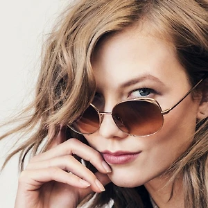 Karlie Kloss ra mắt talkshow của riêng mình, Movie Night with Karlie Kloss-ELLE Việt Nam