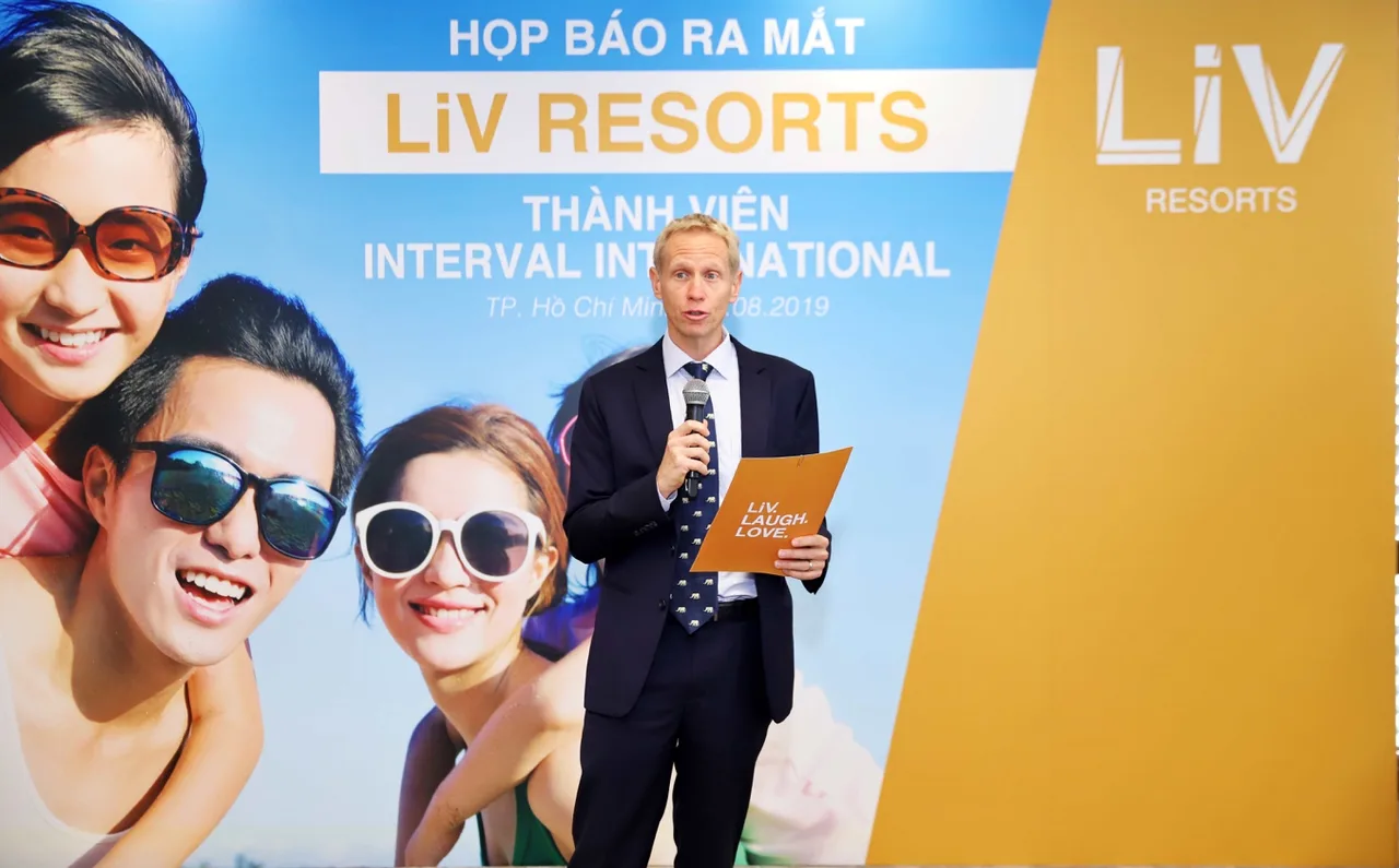 ông kit whalley giới thiệu interval international