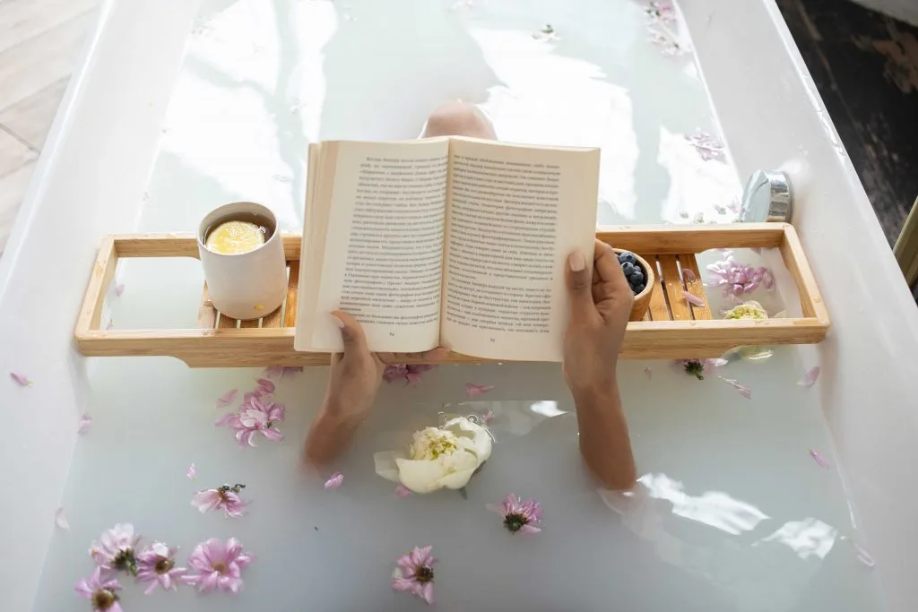 Cải thiện giấc ngủ bằng cách tắm nước ấm Cải thiện giấc ngủ bằng cách tắm nước ấm