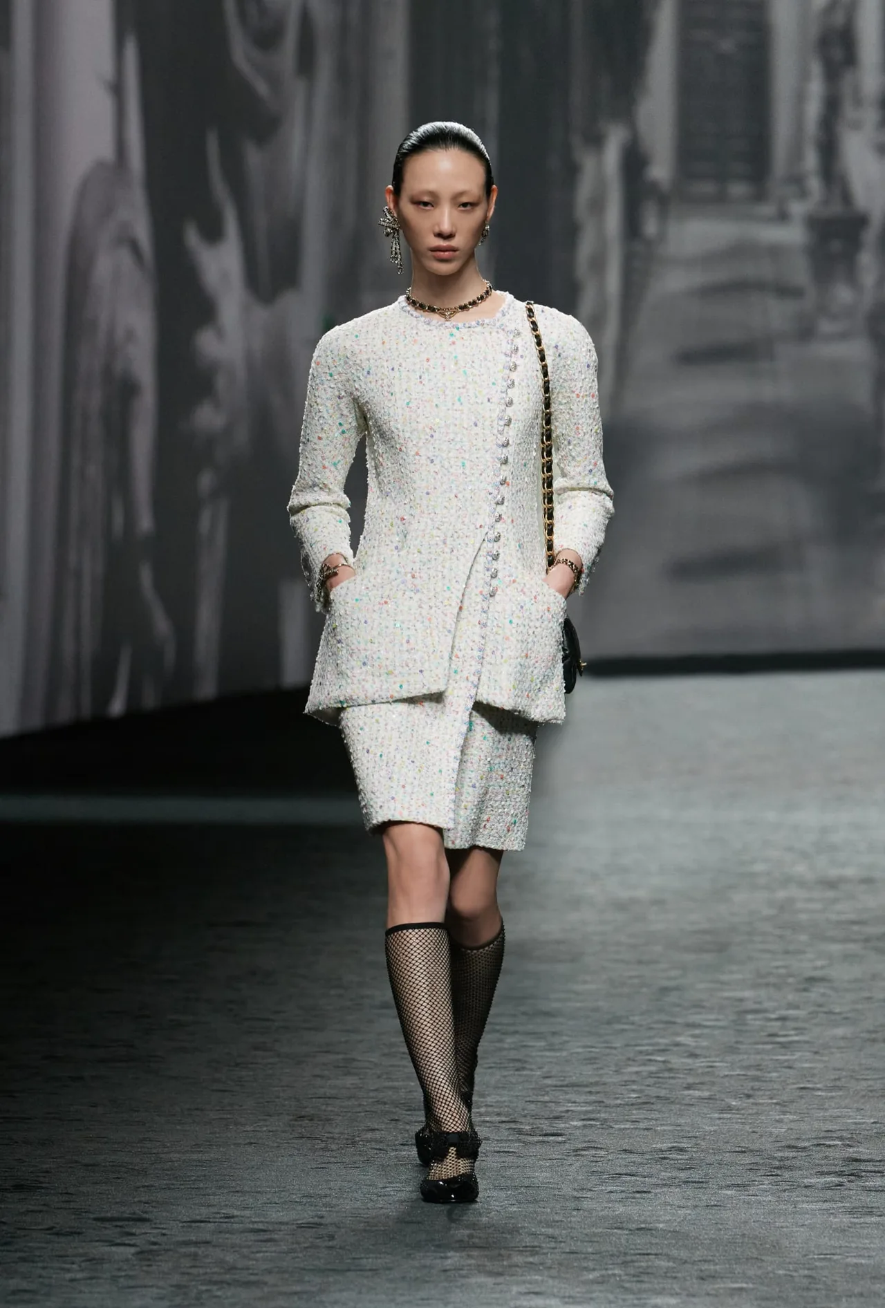 CHANEL Xuân Hè 2023 Ready to Wear look 19